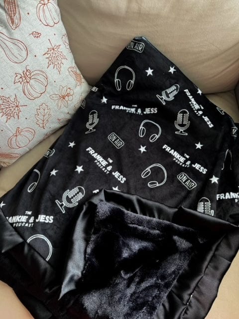 Frankie and Jess Blanket - Image 3