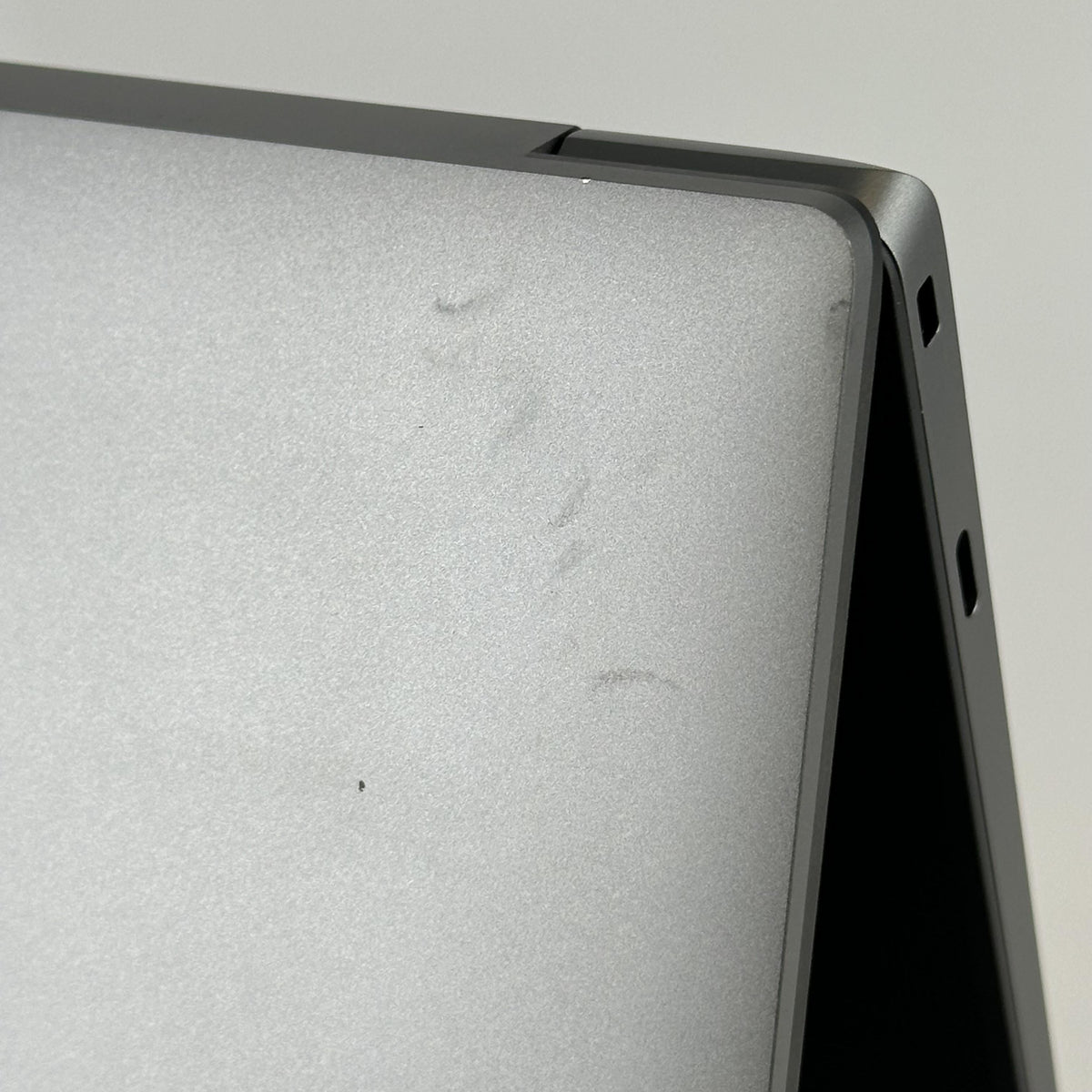 Dell Precision 5690 16 Gray 3.8 GHz Intel Core Ultra 7 32GB RAM 1TB Solid State Drive NVIDIA RTX 2000 Ada 8 GB - Image 12