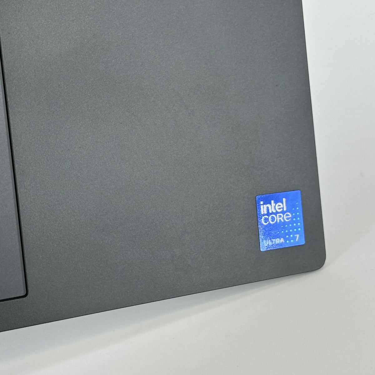 Dell Precision 5690 16 Gray 3.8 GHz Intel Core Ultra 7 32GB RAM 1TB Solid State Drive NVIDIA RTX 3500 Ada 12 GB - Image 3