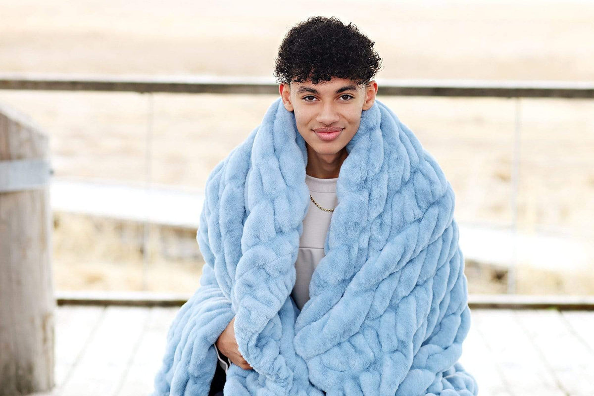 Hugs Alaskan Blue Blanket - Image 4