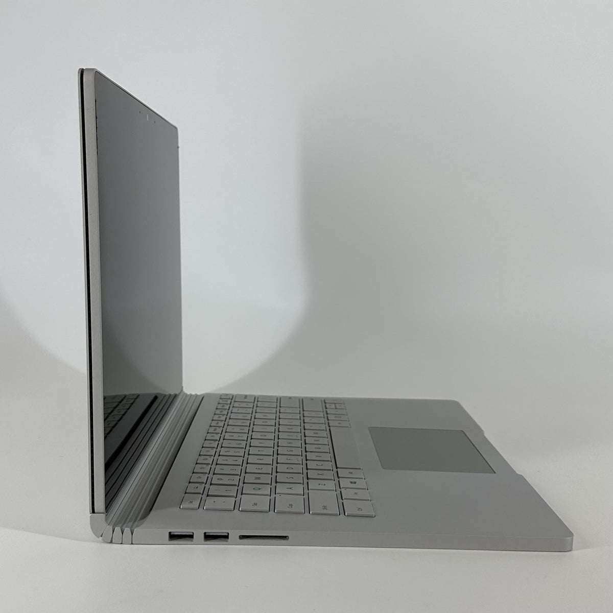 Microsoft Surface Book 3 13.5 Silver 1.3 GHz Intel Core i7 10th Gen. 16GB RAM 256GB Solid State Drive - Image 4