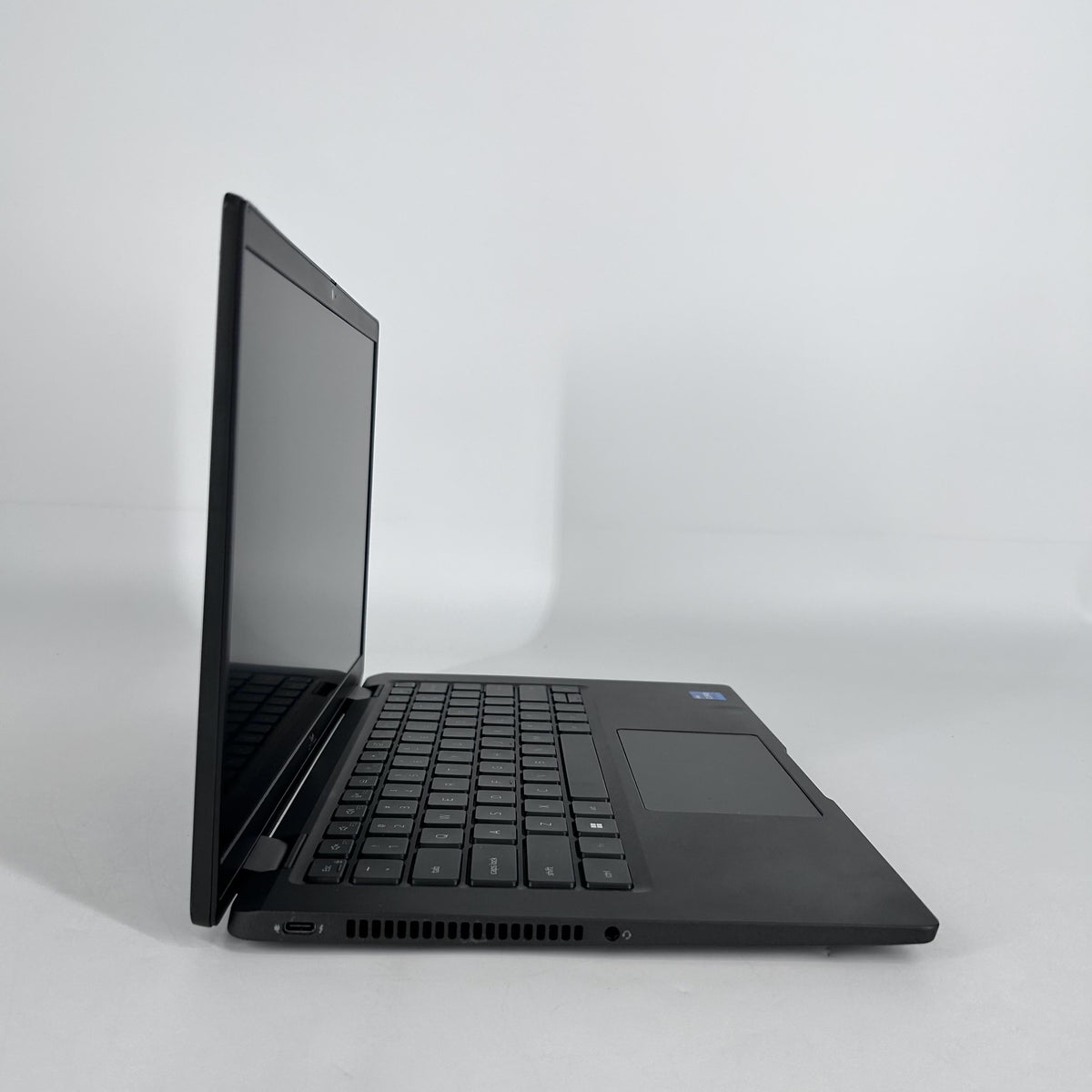 Dell Latitude 7430 14 Gray 1.7 GHz Intel Core i7 12th Gen. 16GB RAM 512GB Solid State Drive - Image 3