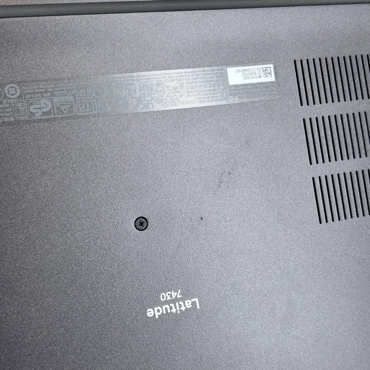 Dell Latitude 7430 14 Gray 1.7 GHz Intel Core i7 12th Gen. 16GB RAM 512GB Solid State Drive - Image 18
