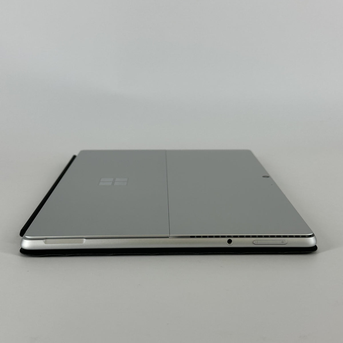 Microsoft Surface Pro 8 13 Silver WiFi 2.4 GHz Intel Core i5 11th Gen. 16GB RAM 256GB Solid State Drive - Image 8