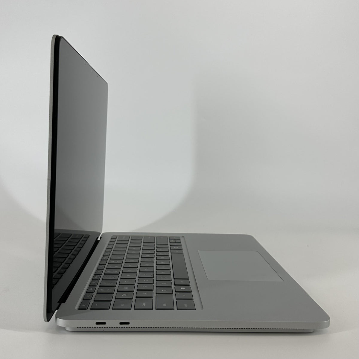 Microsoft Surface Laptop Studio 14.4 Silver 3.3 GHz Intel Core i7 11th Gen. 32GB RAM 2TB Solid State Drive NVIDIA - Image 3