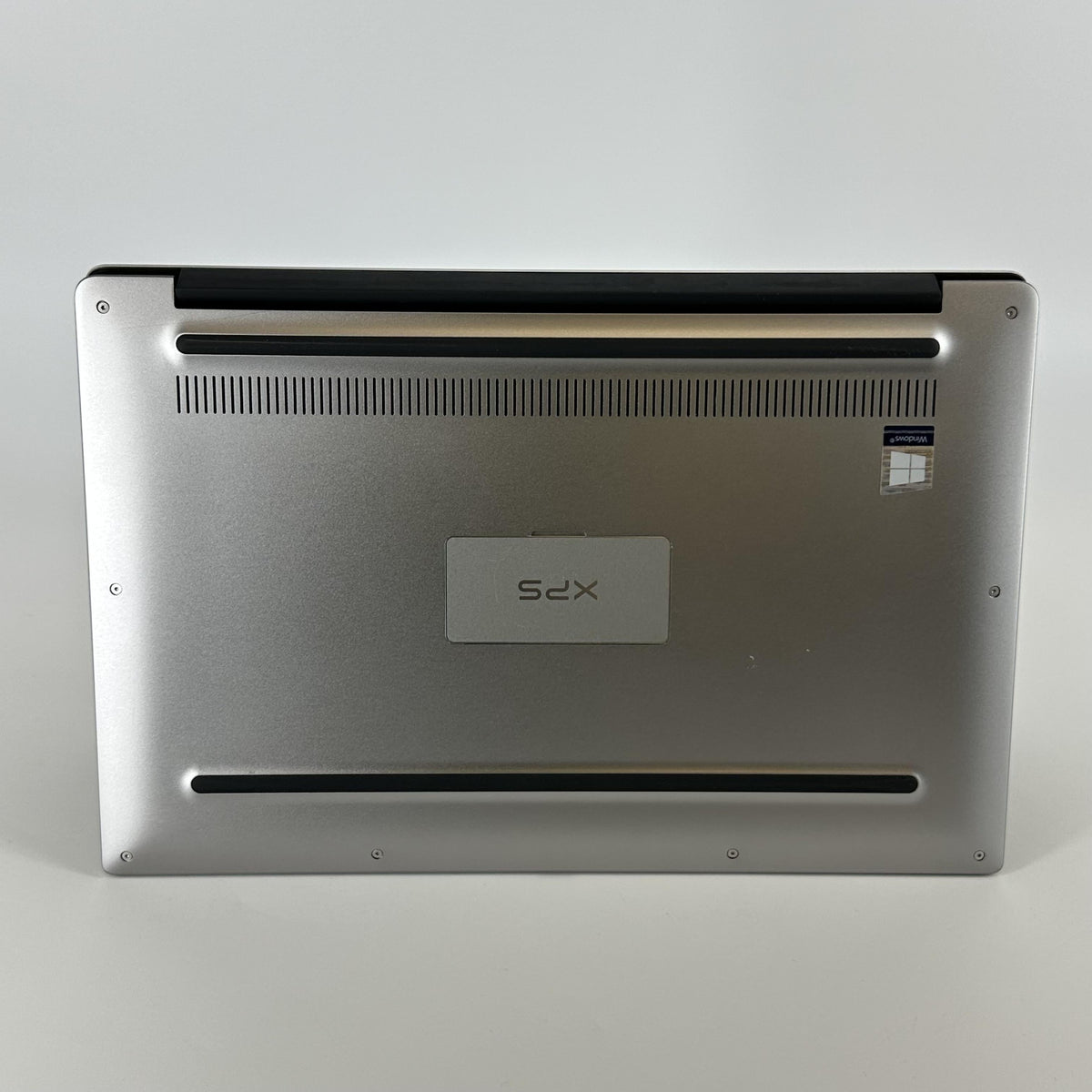 Dell XPS 13 9360 Silver 1.8 GHz Intel Core i7 8th Gen. 16GB RAM 512GB Solid State Drive - Image 10
