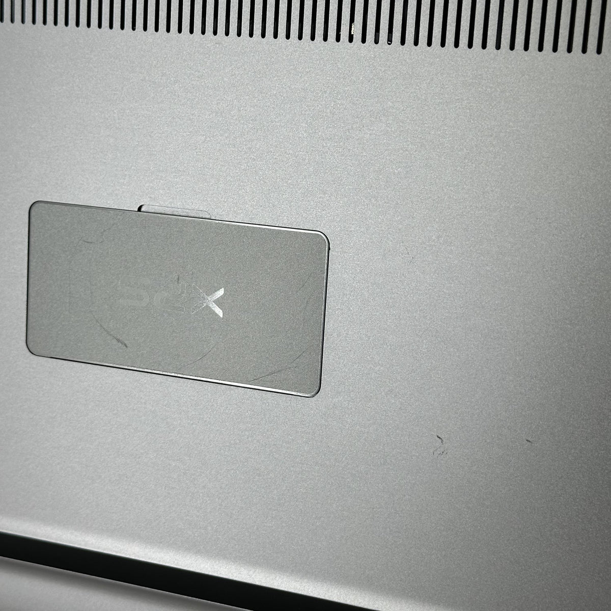 Dell XPS 13 9360 Silver 1.8 GHz Intel Core i7 8th Gen. 16GB RAM 512GB Solid State Drive - Image 9