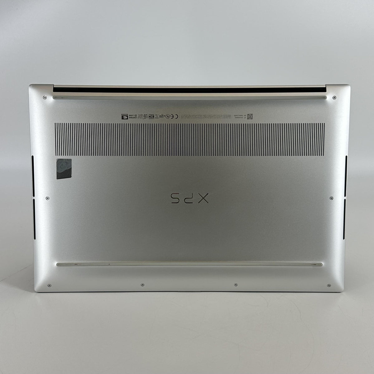 Dell XPS 15 9520 Silver 2.5 GHz Intel Core i9 12th Gen. 32GB RAM 1TB Solid State Drive NVIDIA GeForce RTX 3050 Ti 4 - Image 4