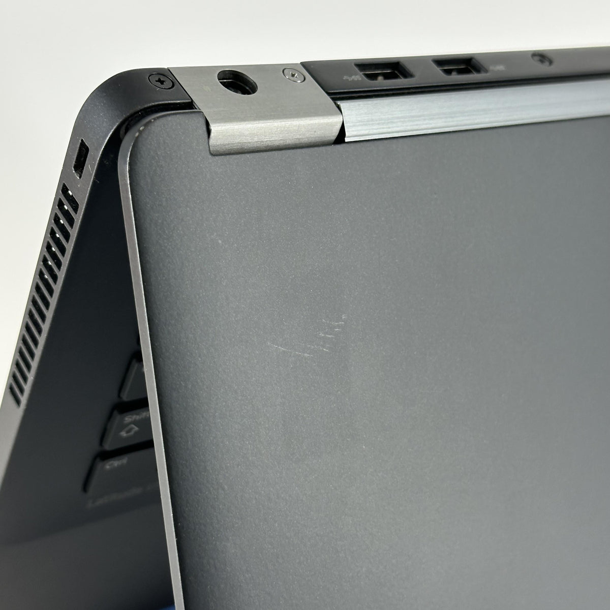 Dell Latitude E7270 13 Black 2.4 GHz Intel Core i5 6th Gen. 4GB RAM 128GB Solid State Drive - Image 11