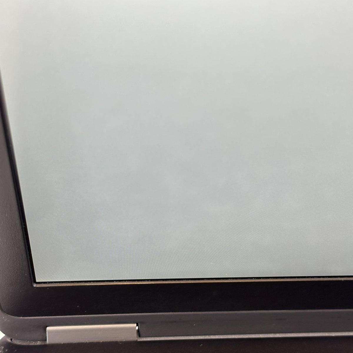 Dell Latitude E7270 13 Black 2.4 GHz Intel Core i5 6th Gen. 4GB RAM 128GB Solid State Drive - Image 15