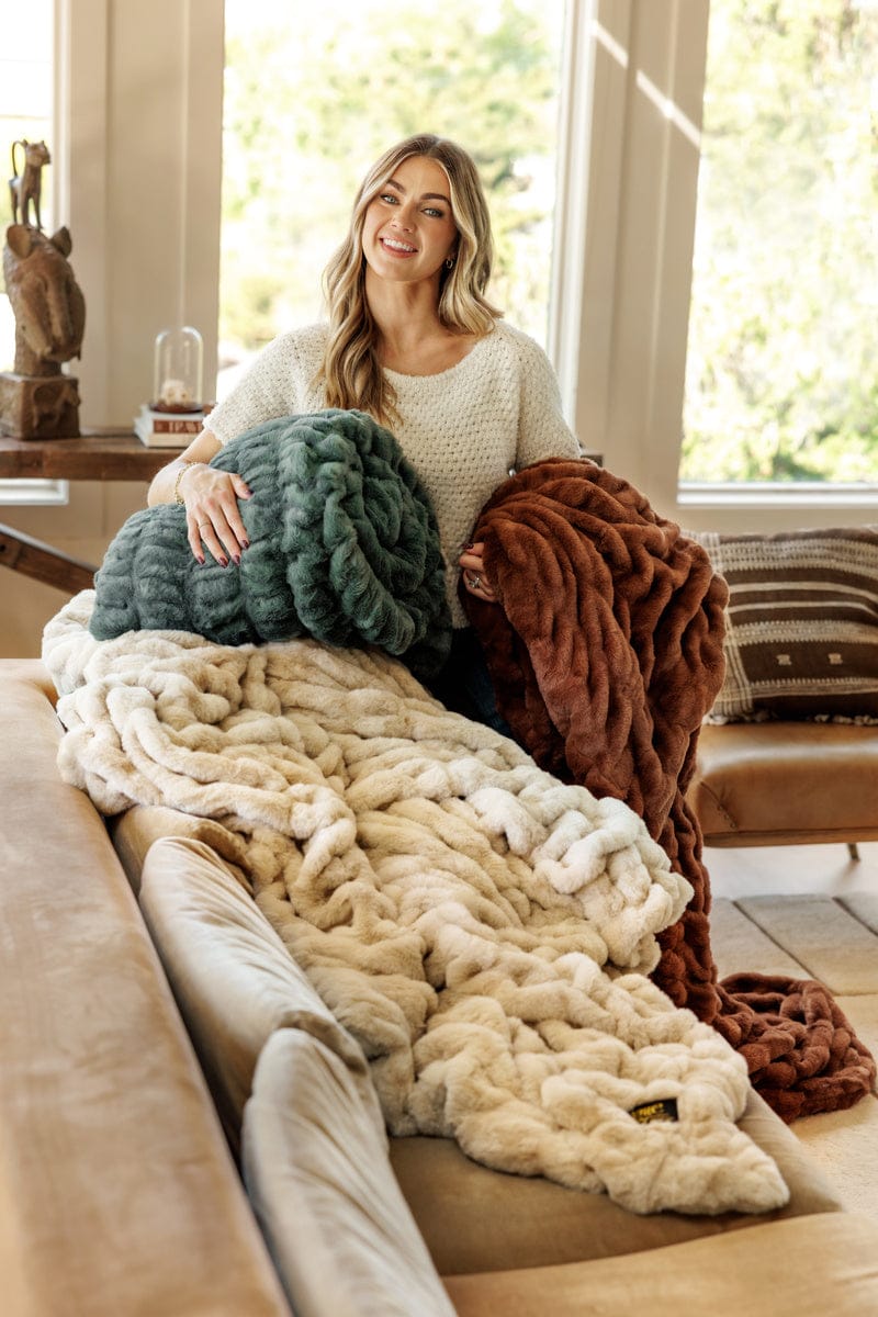 Hugs Gingerbread Blanket - Image 4