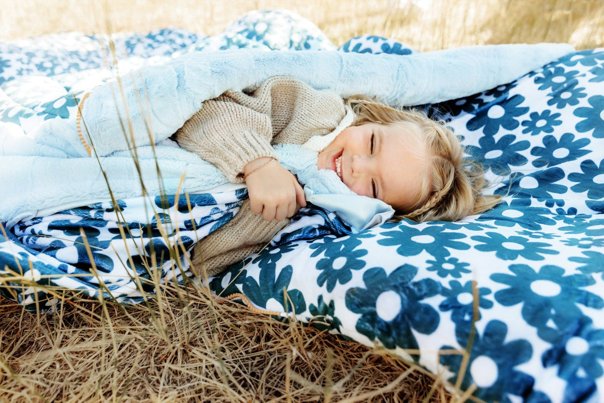 Dreamy Blooms Blanket - Image 4