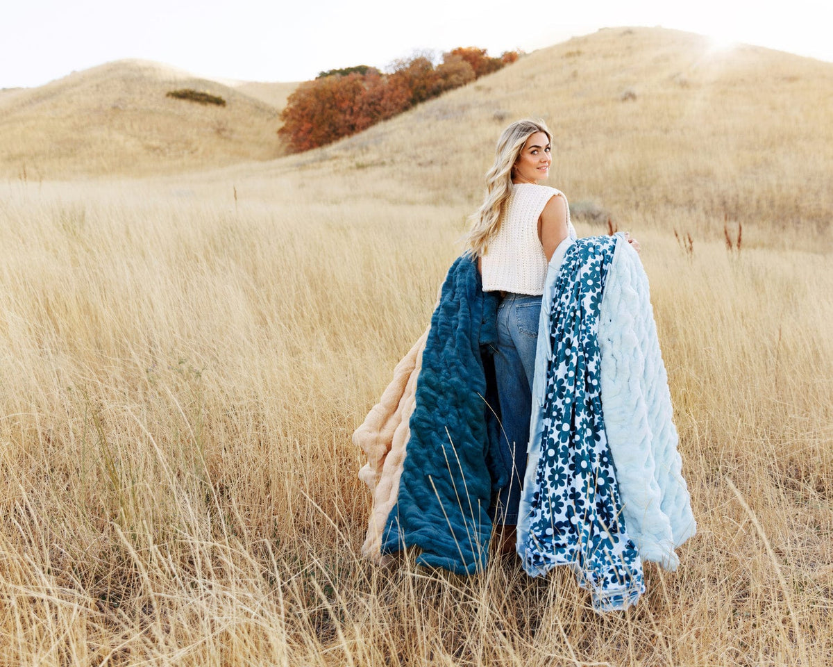 Dreamy Blooms Blanket - Image 6