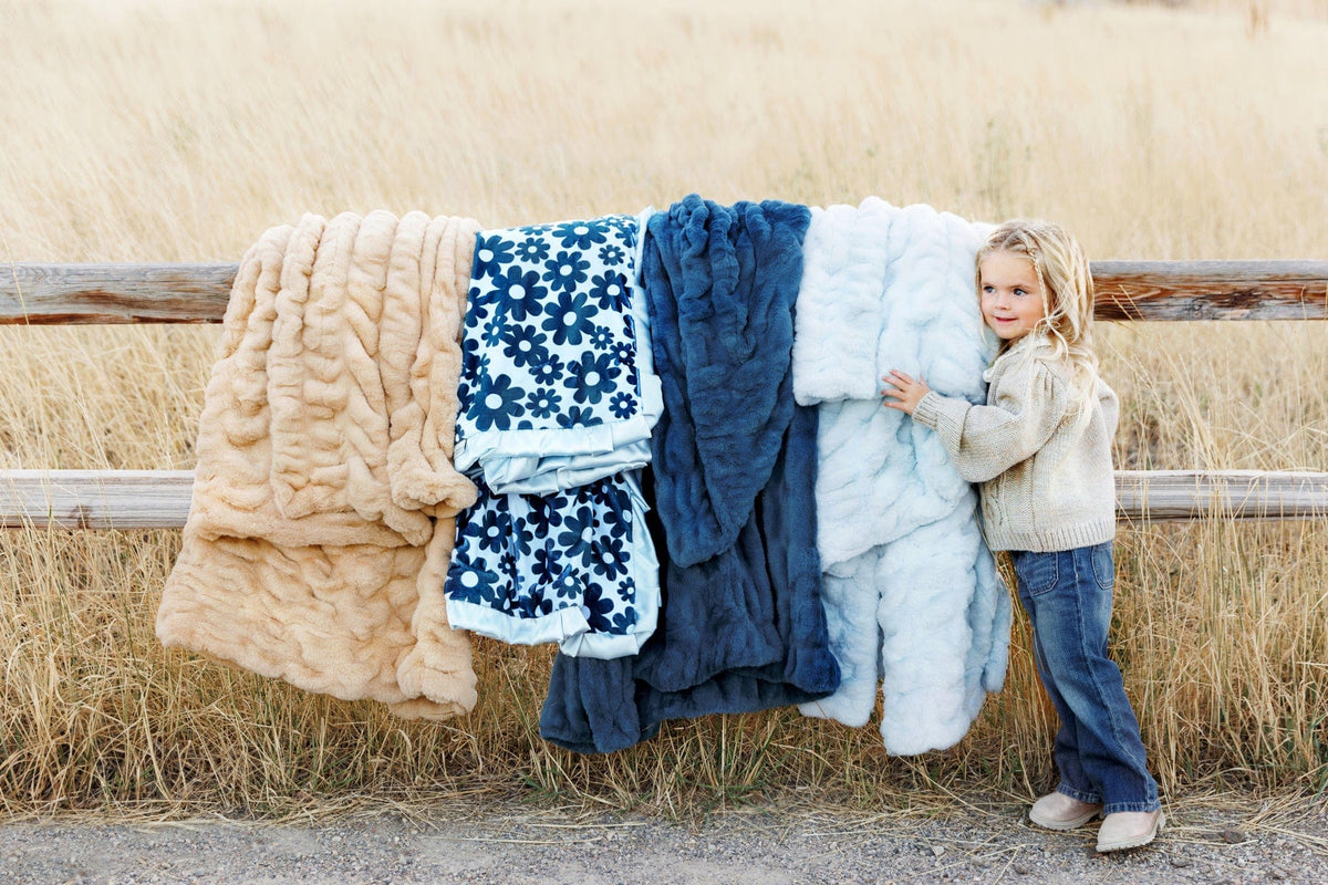 Dreamy Blooms Blanket - Image 5