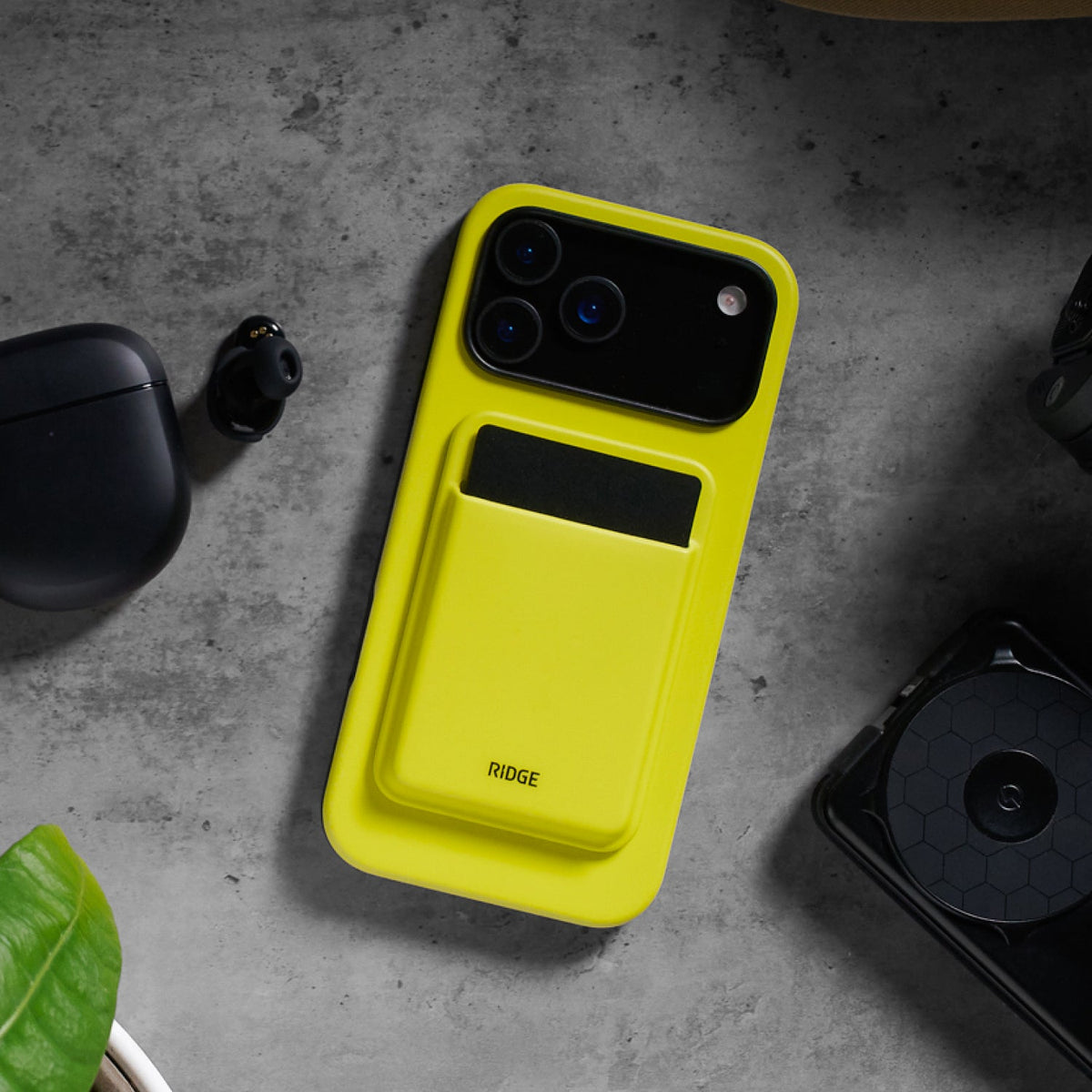 MagSafe Cardholder - Hyper Lime - Image 5