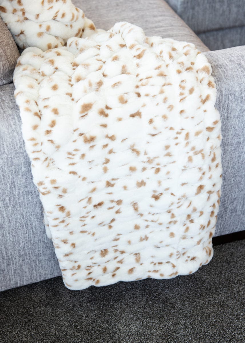 Hugs Spotted Fawn Blanket - Image 4