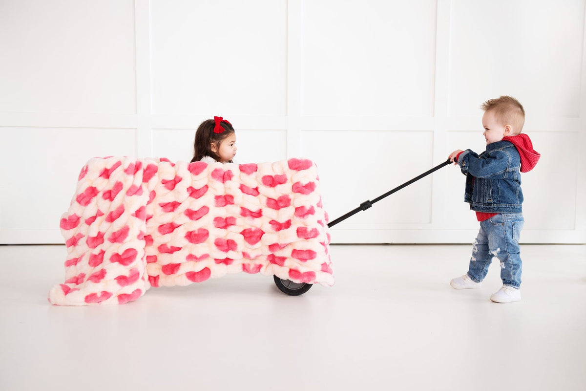 Hugs Heart Pink Blanket - Image 5