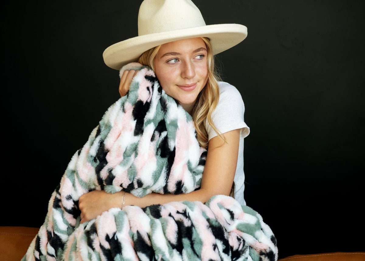 Hugs Camo Pink Blanket - Image 3