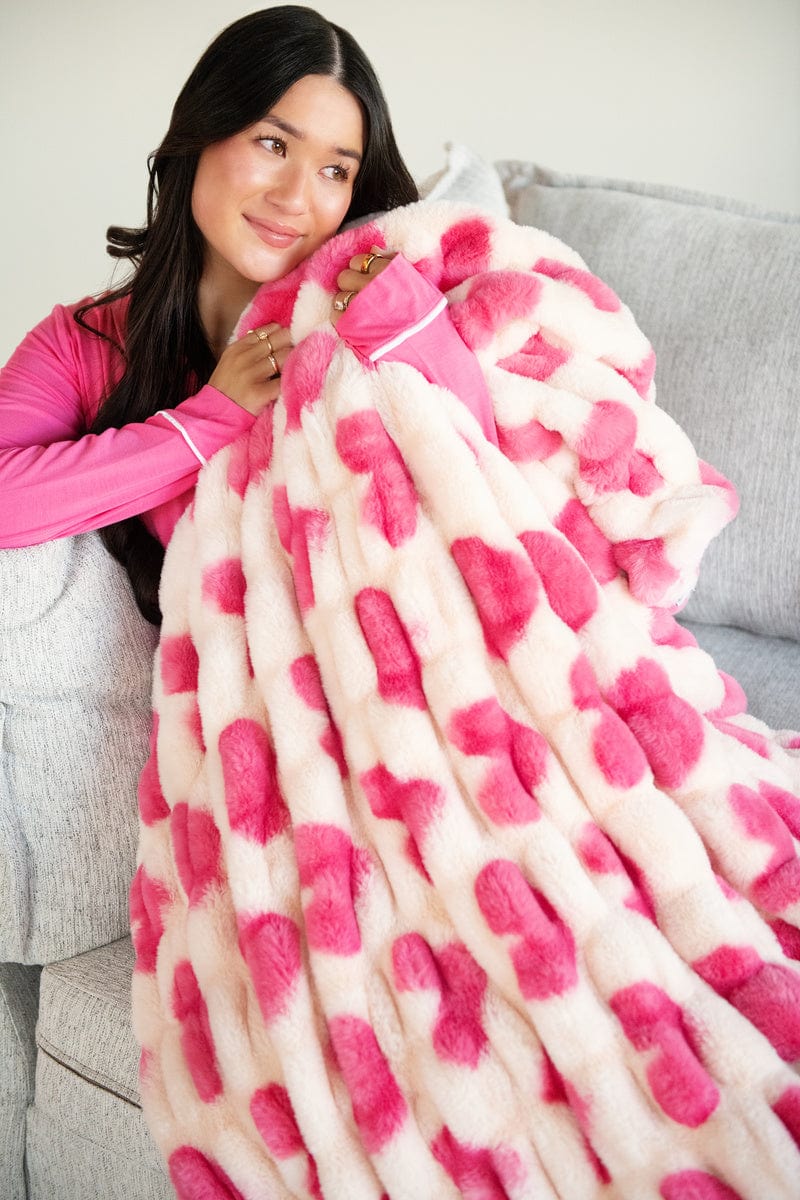Hugs Heart Pink Blanket - Image 3