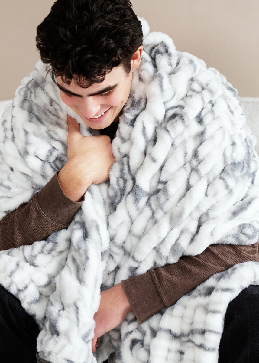 Hugs Marble Pewter Blanket - Image 4
