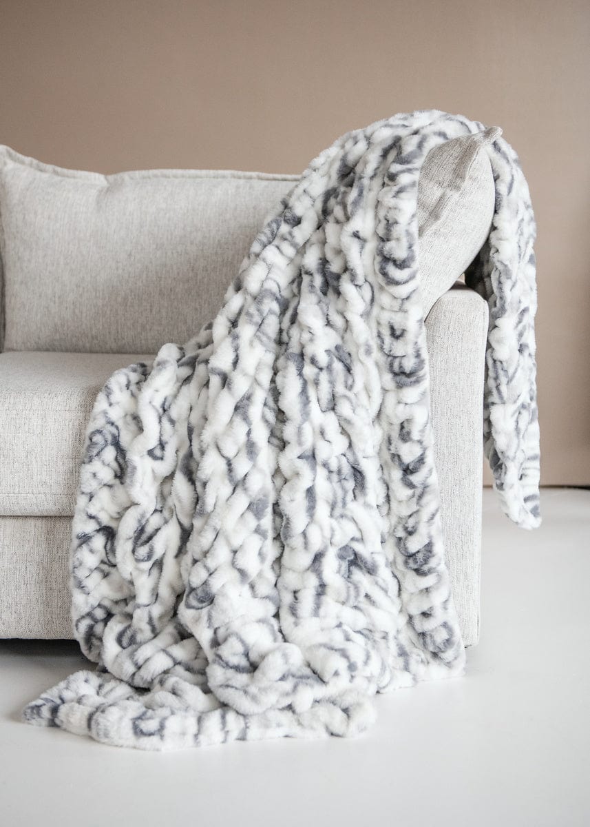 Hugs Marble Pewter Blanket - Image 2
