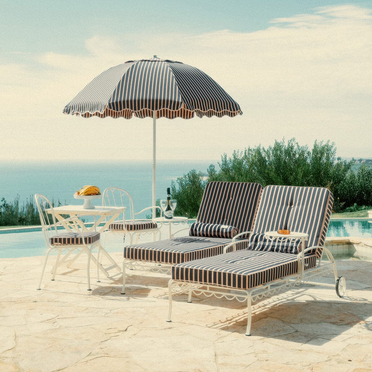 The Tall Folding Table - Image 10