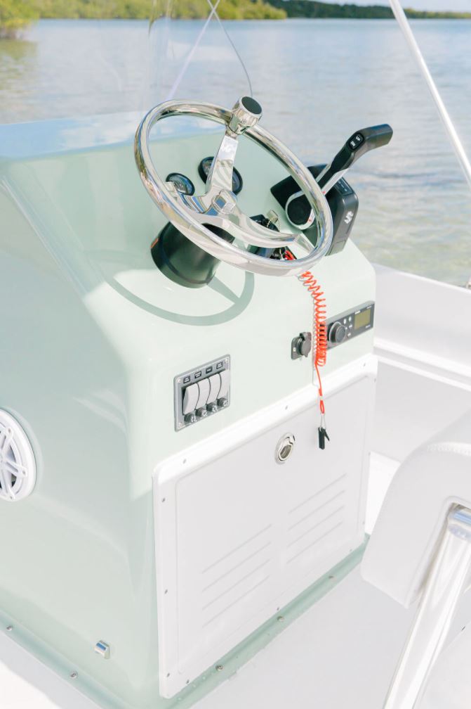 Palm Yacht - Image 8