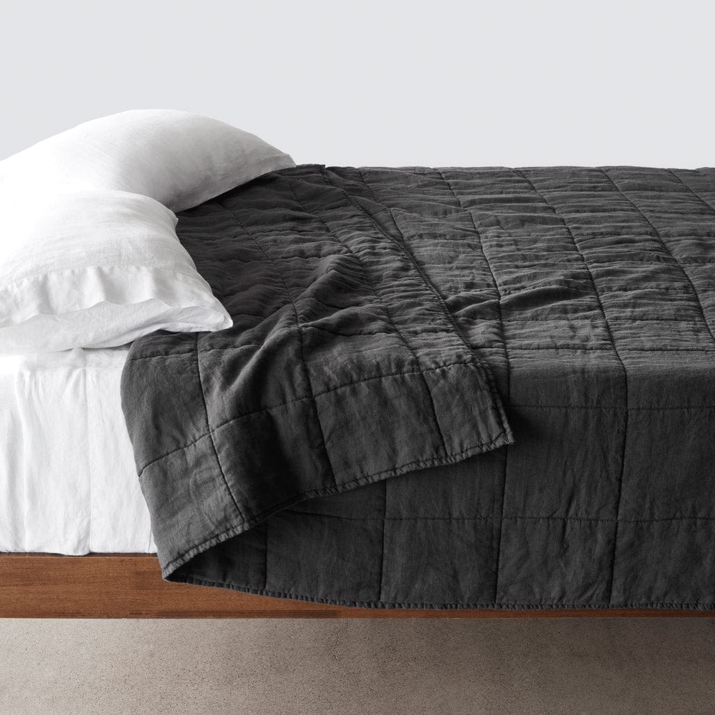 QA | Stonewashed Linen Quilt - Charcoal