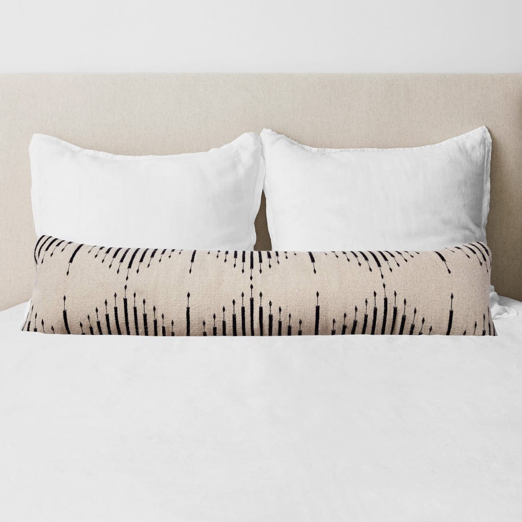 Viento Lumbar Pillow - Cream