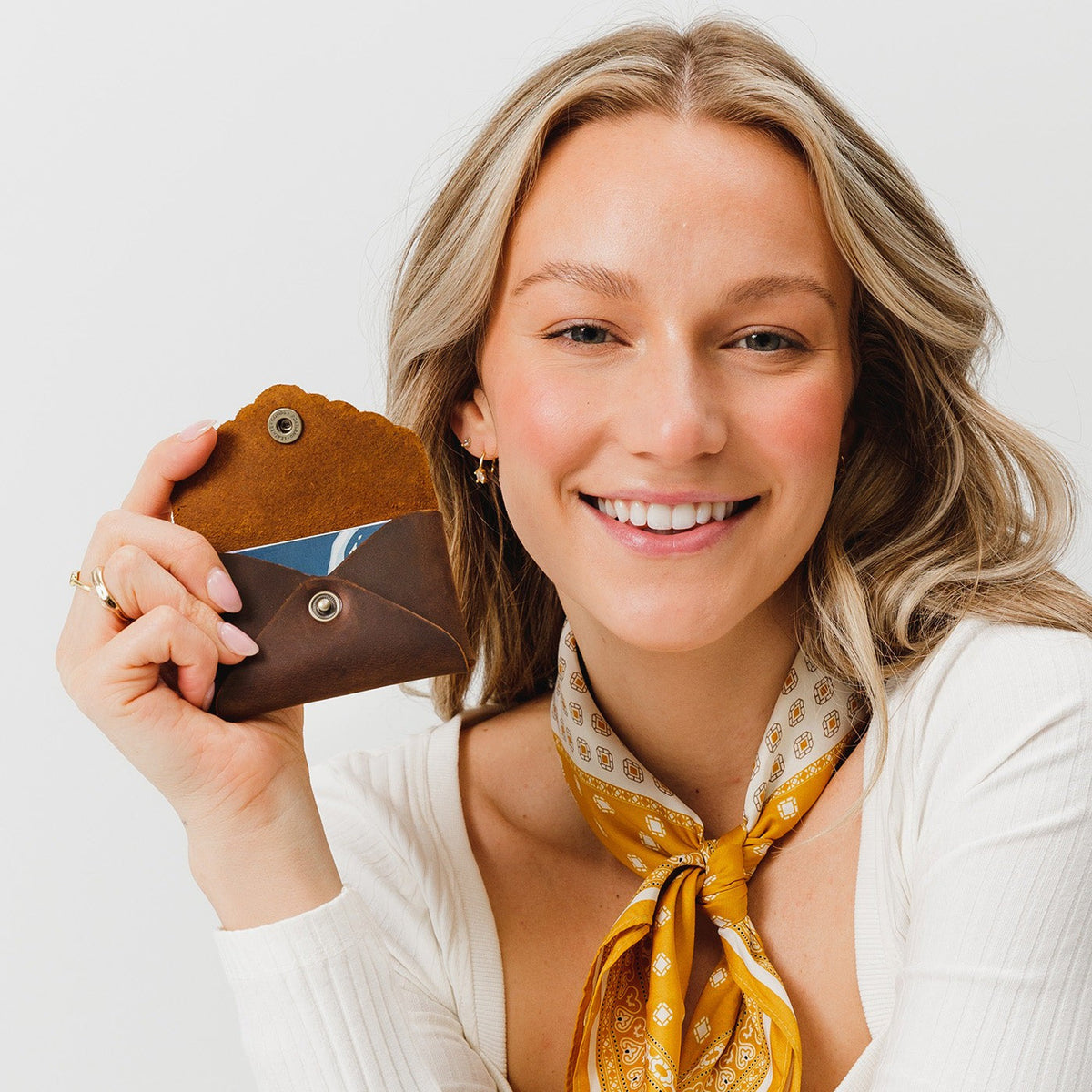 'Almost Perfect' Mini Daisy Wallet - Image 126