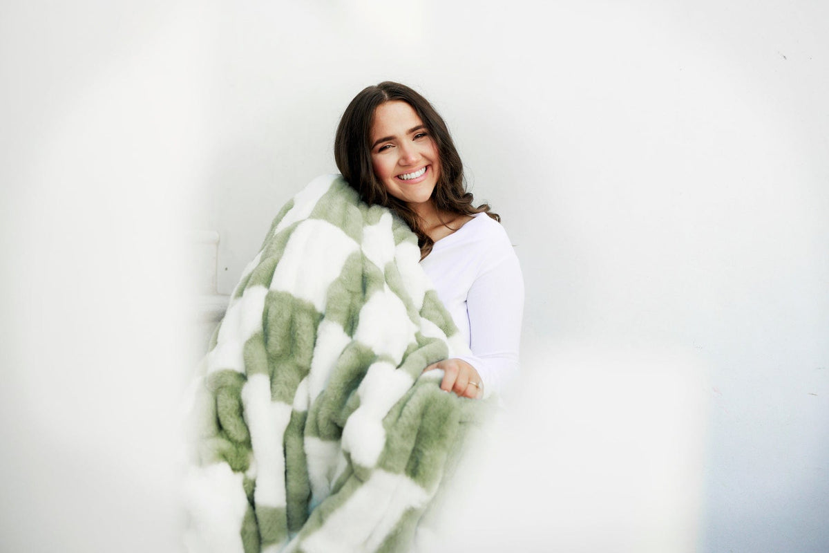 Hugs Check Ivey Sage Blanket - Image 2