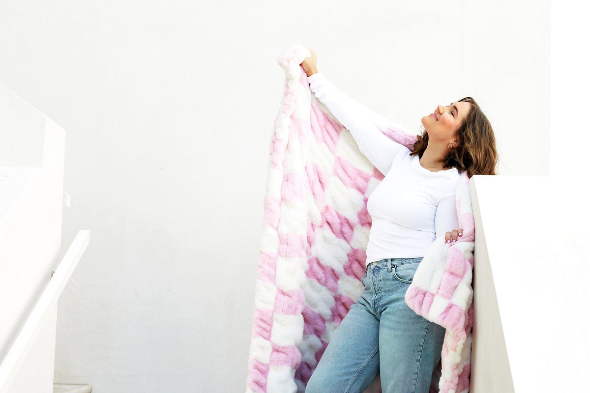 Hugs Check Southern Pink Blanket - Image 2