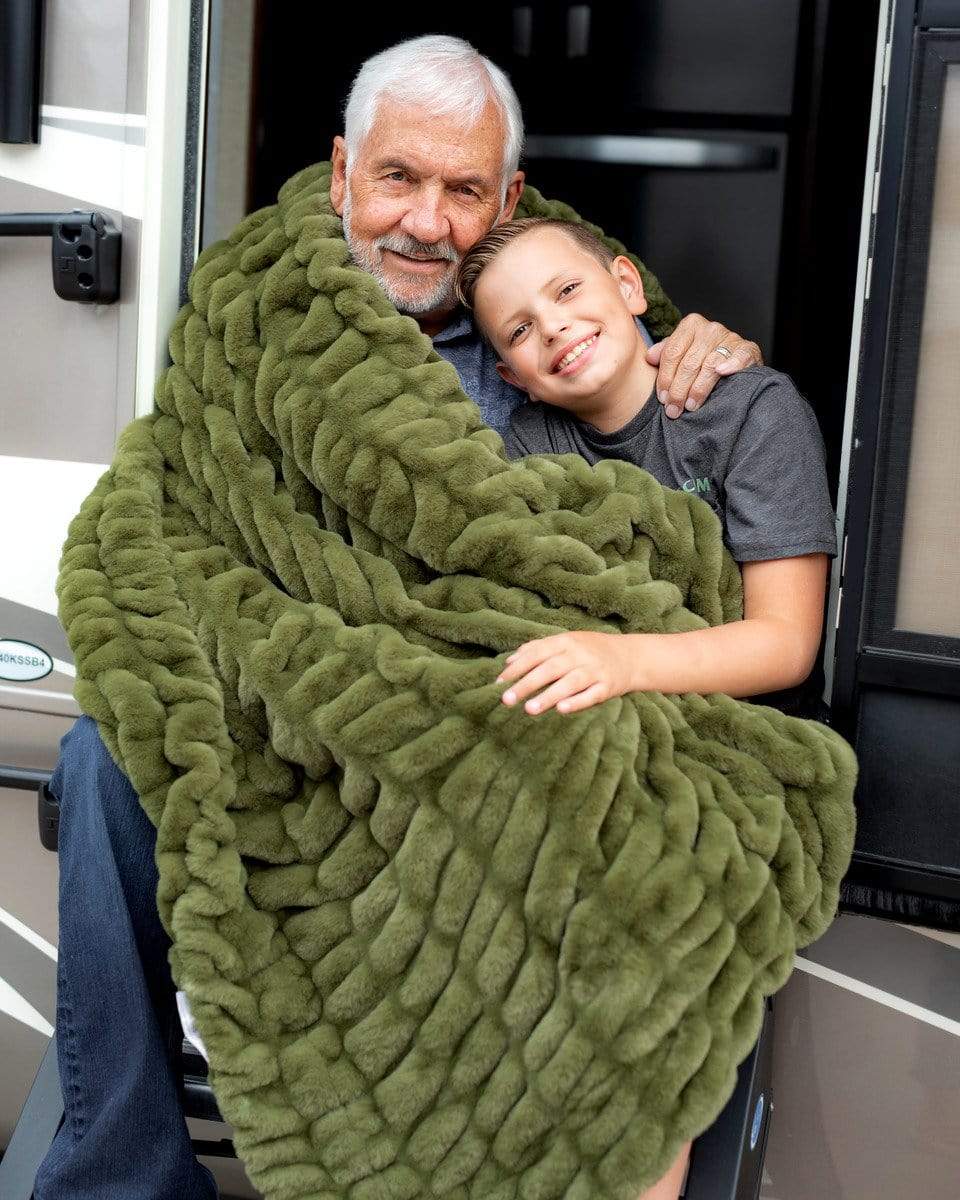 Hugs Camp Green Blanket - Image 2