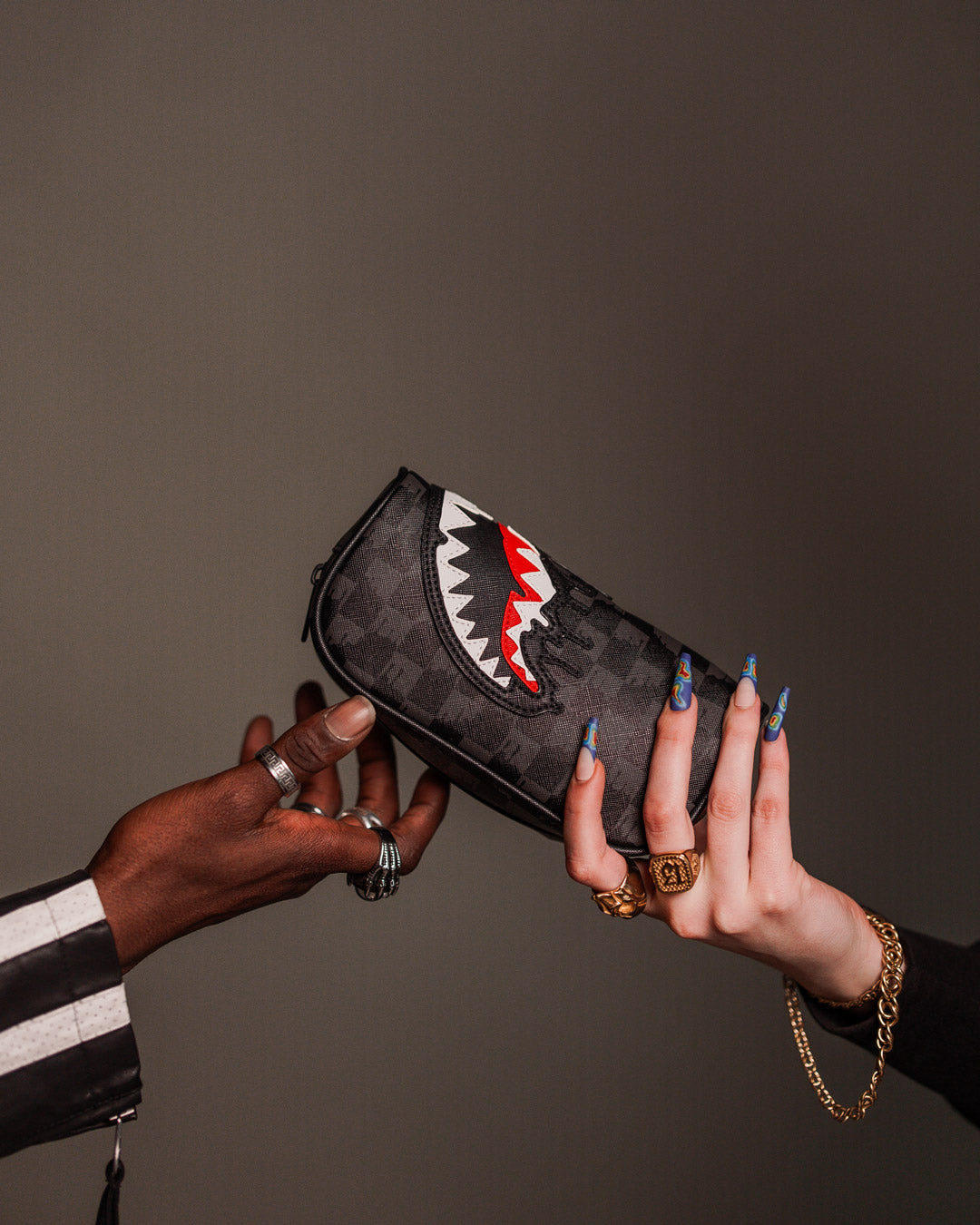 Sharks in Paris Thunderdrip Pouch - Image 4