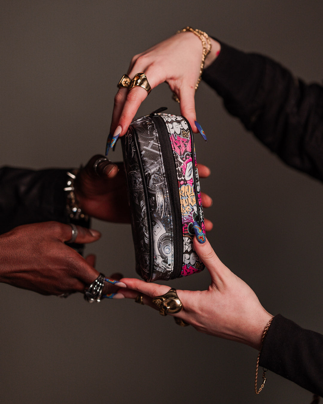 New City Android Pouch - Image 6