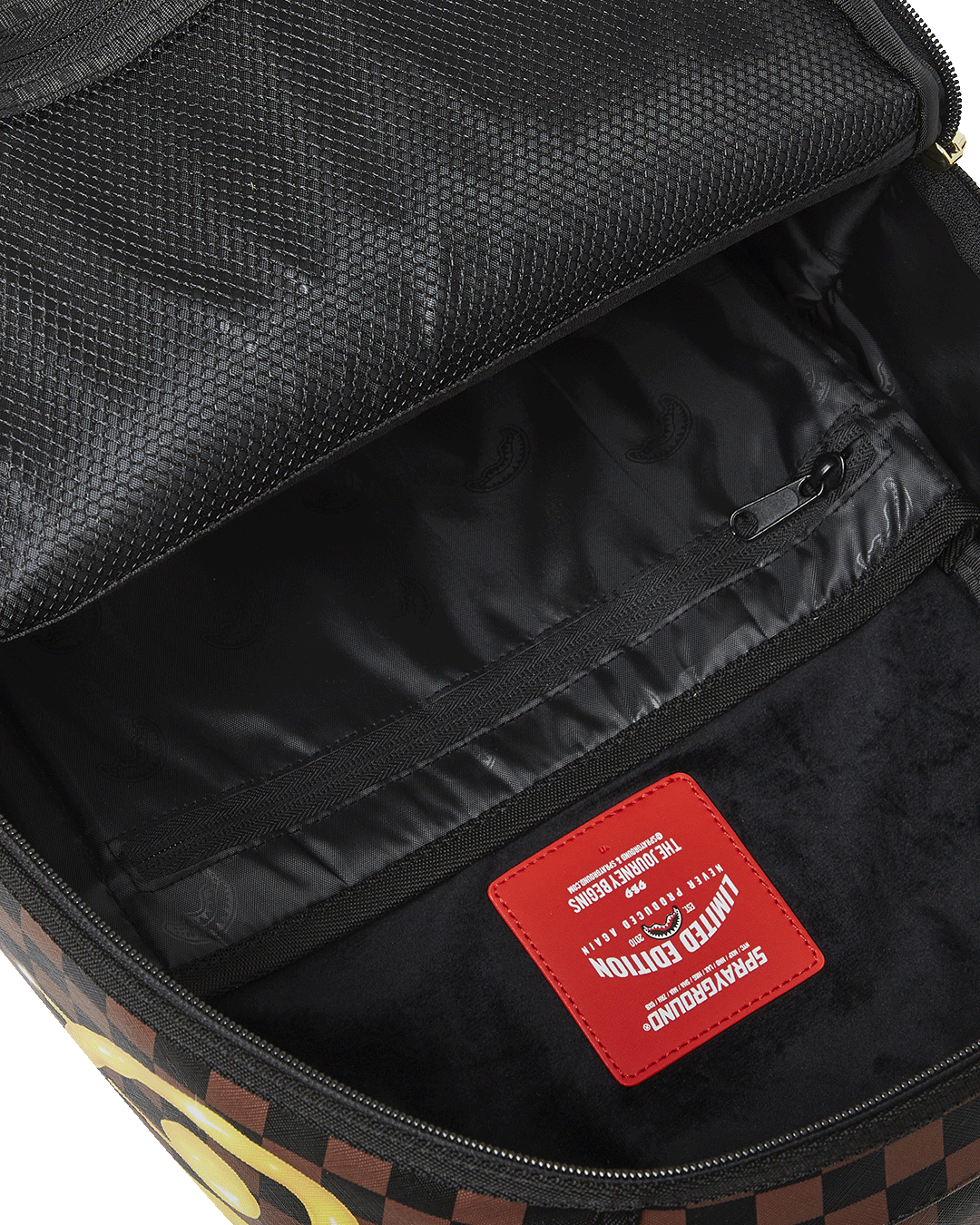 Richie Rich Paint the Shark Gold Backpack - Image 15