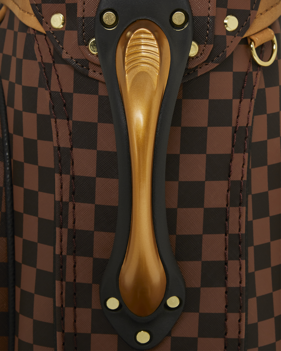 Hennyville Golf Bag - Image 17