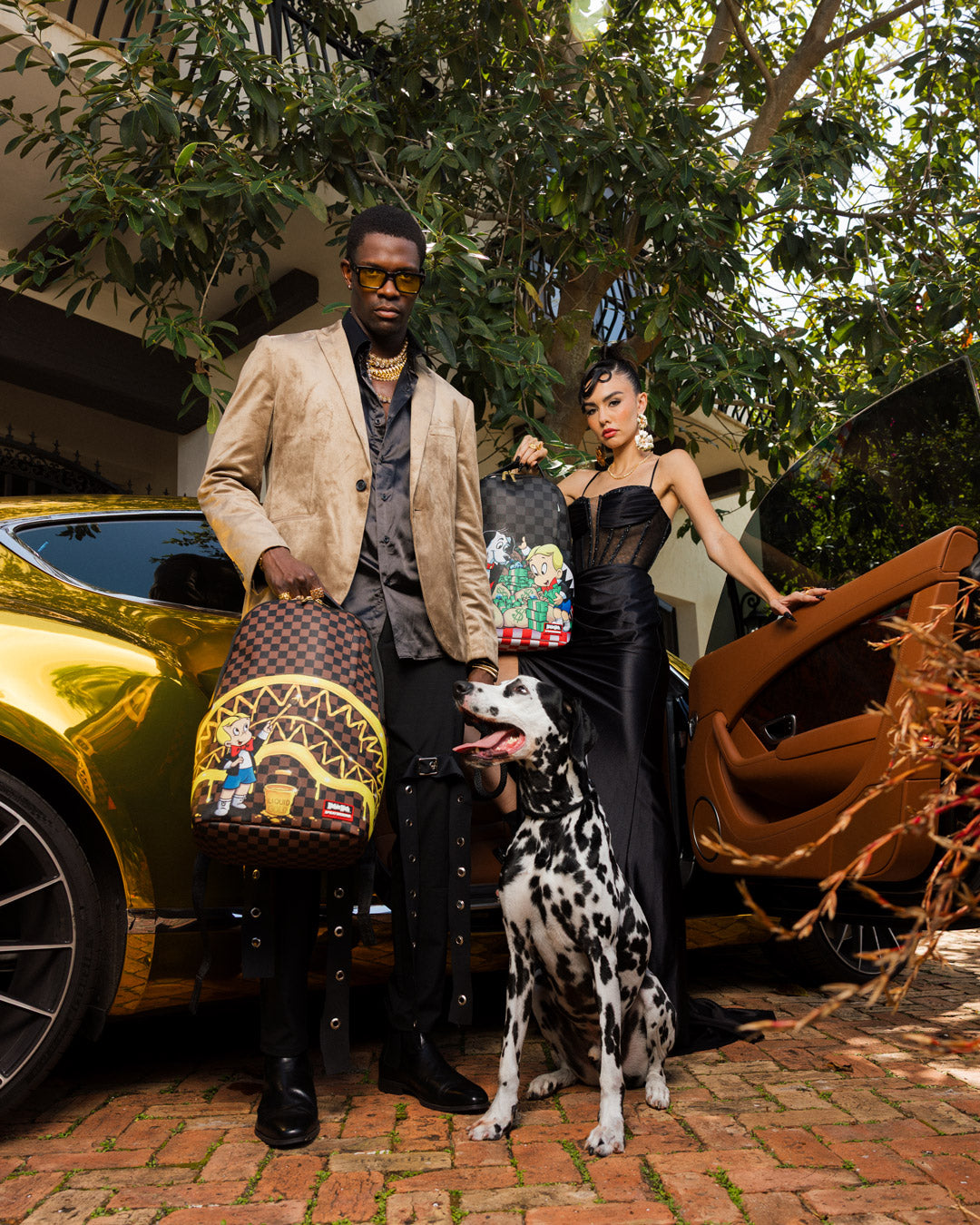 Richie Rich Paint the Shark Gold Backpack - Image 4