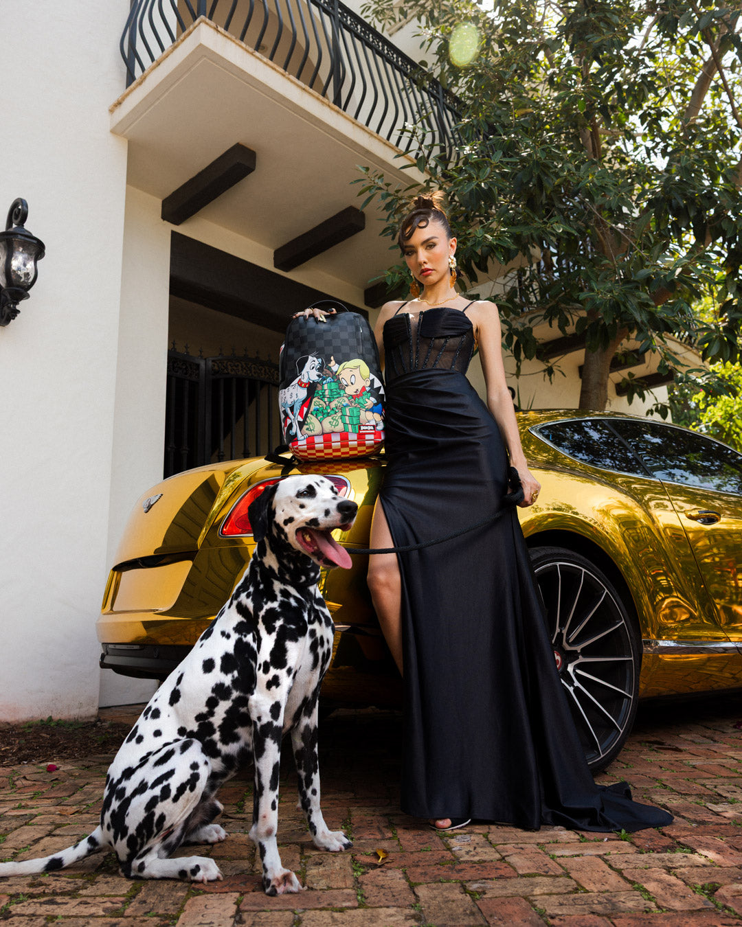 Richie Rich Paint the Shark Gold Backpack - Image 10