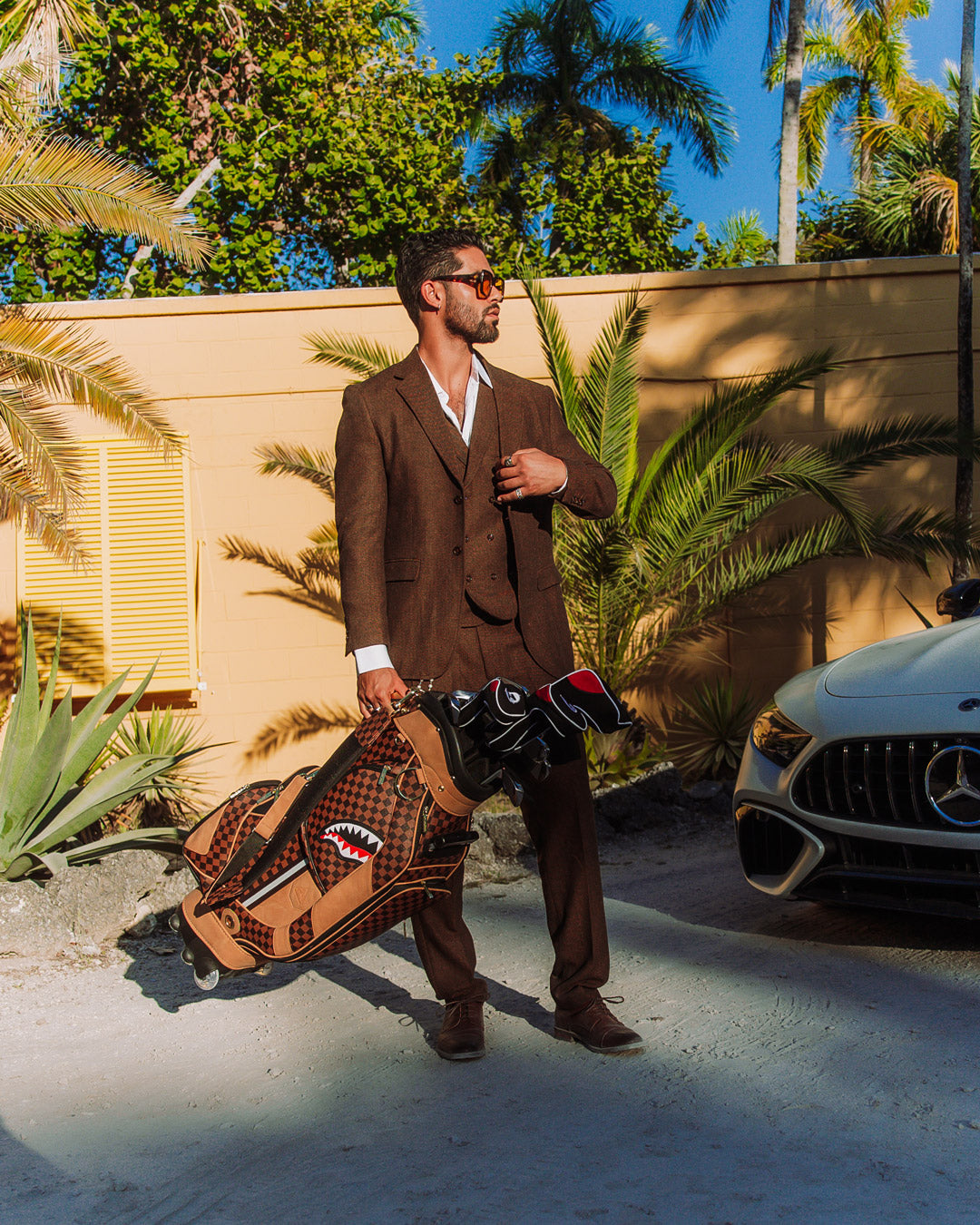 Hennyville Golf Bag - Image 2