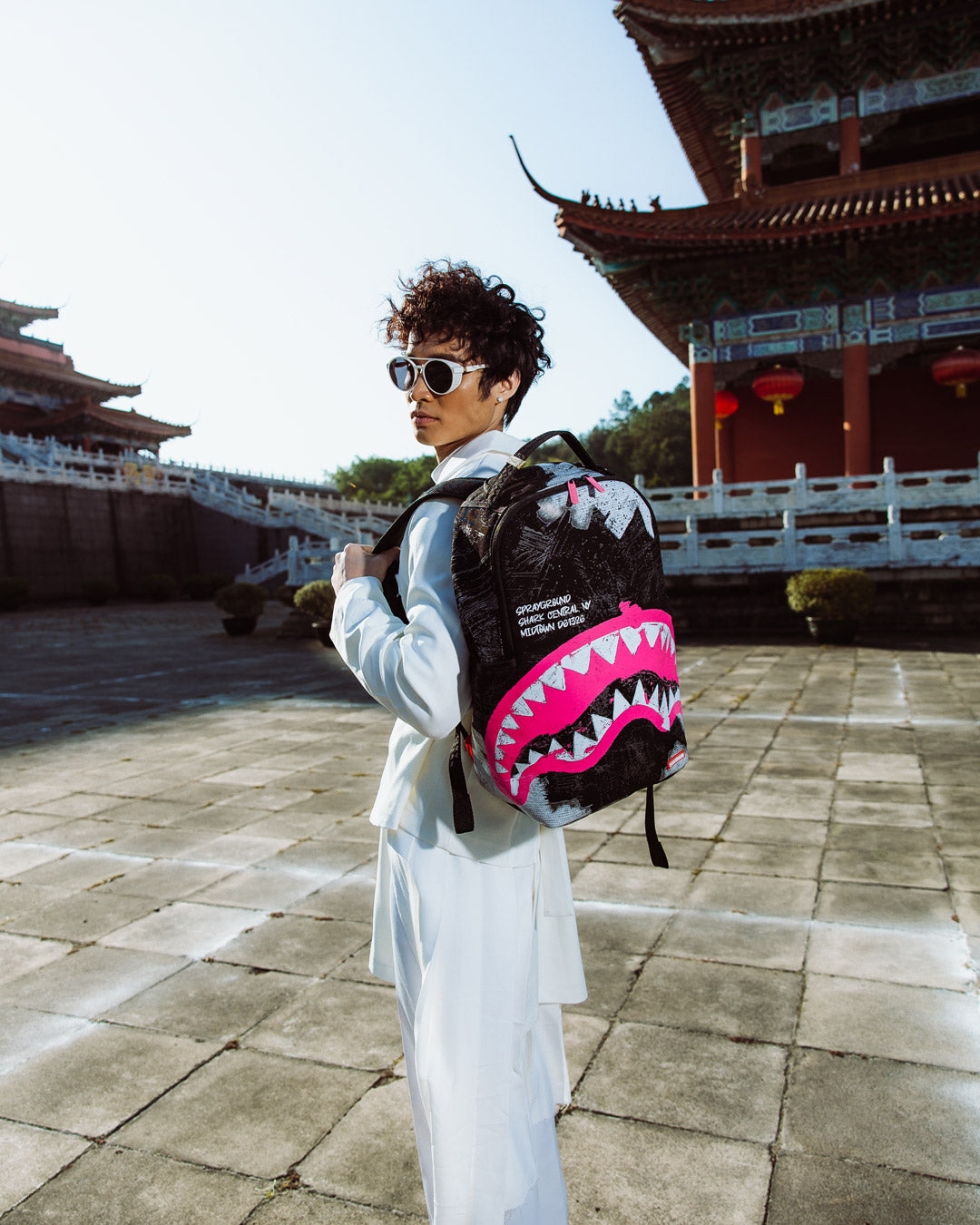 Shark Central Acrylic Art Dlx Cotton Backpack - Image 4