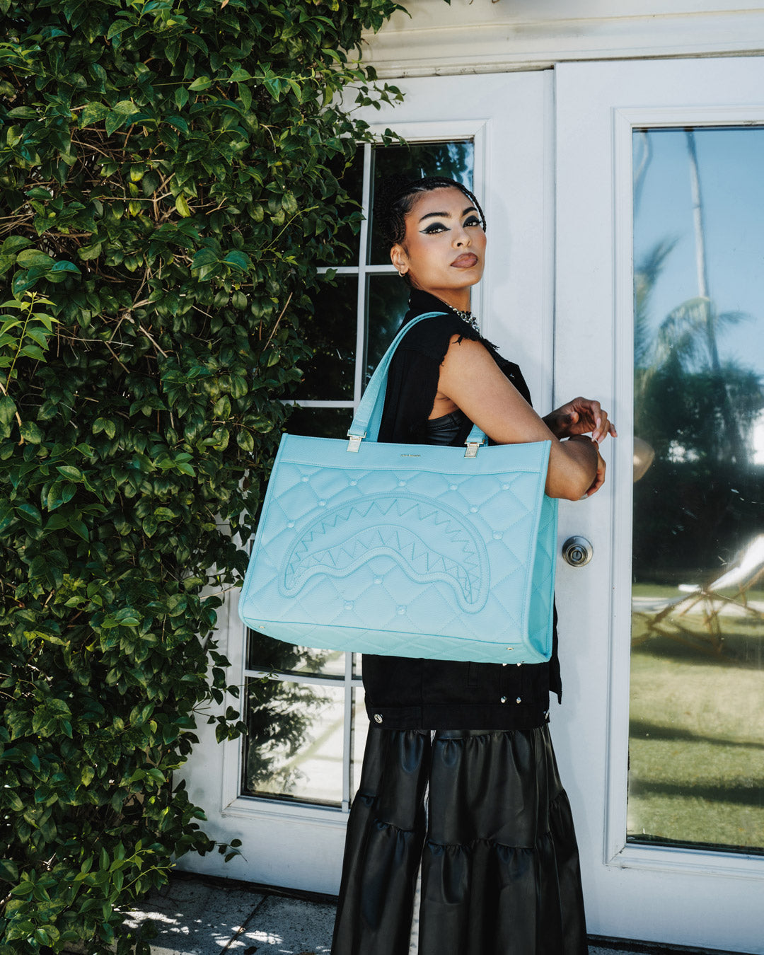 Rococco Tortuga Tote - Image 2