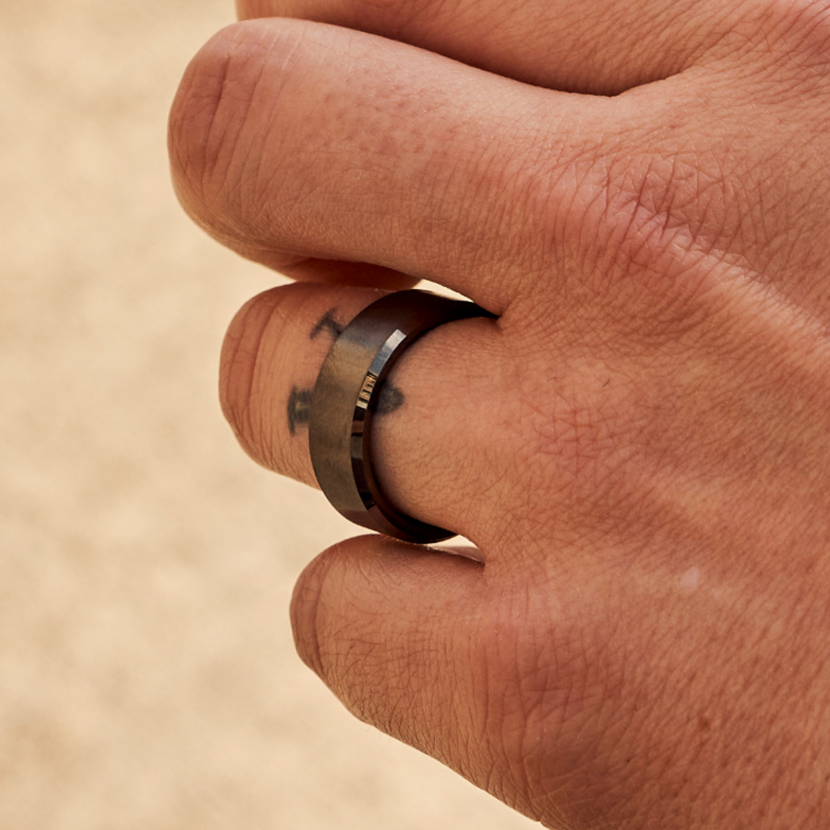 Ridge 8mm Beveled Ring Set - Gunmetal - Image 3