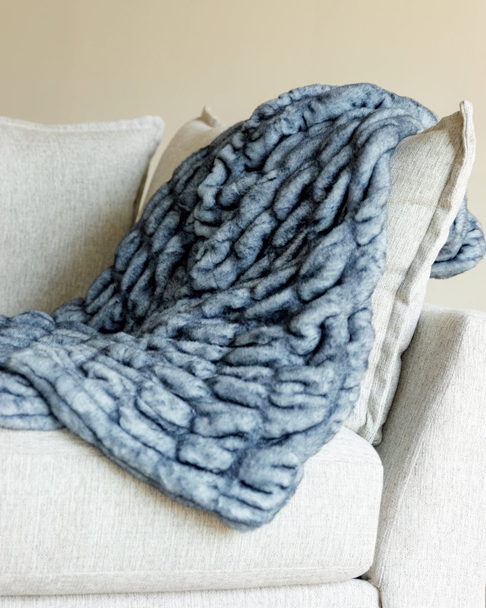Hugs Sapphire Blanket - Image 2