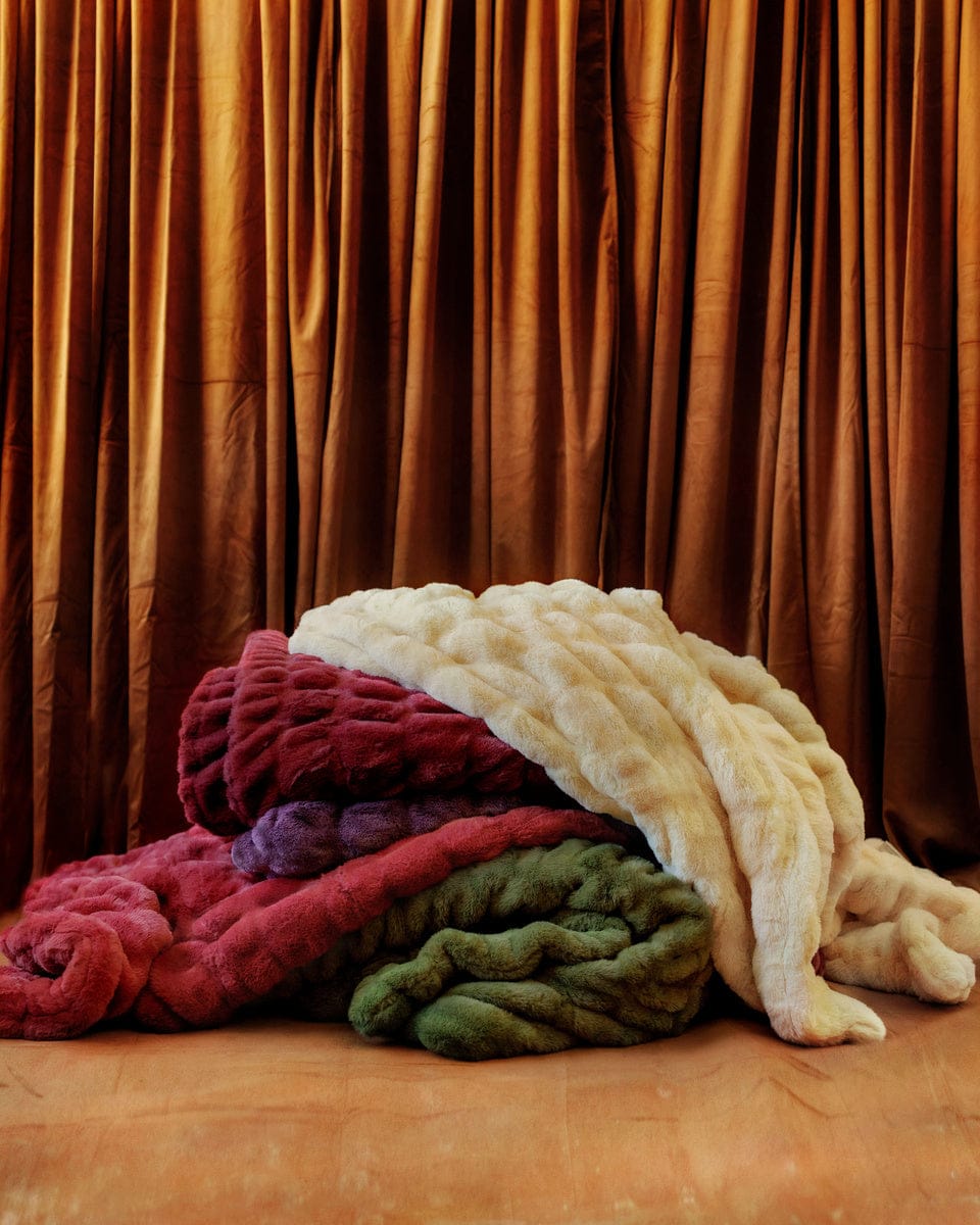 Hugs Plum Blanket - Image 5