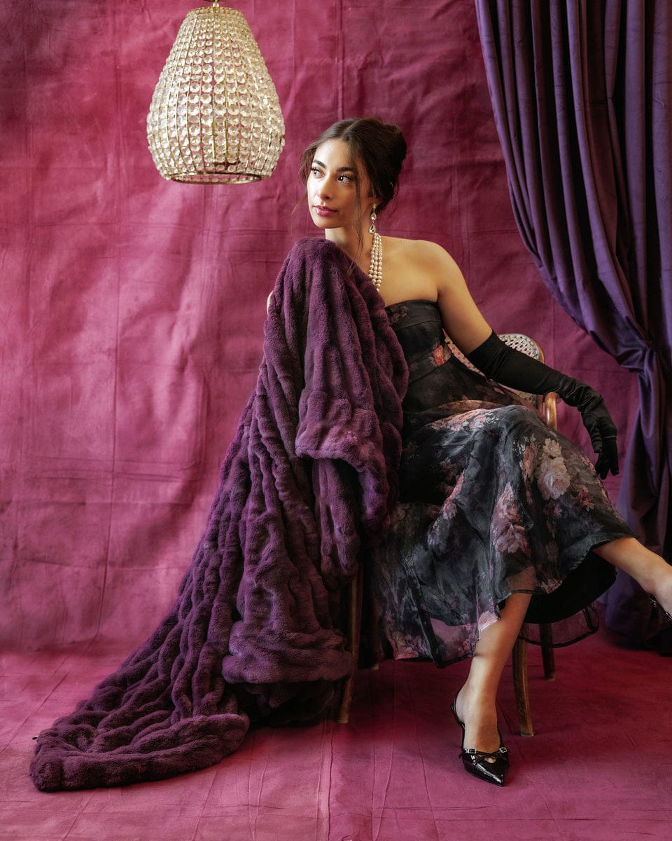 Hugs Plum Blanket - Image 4