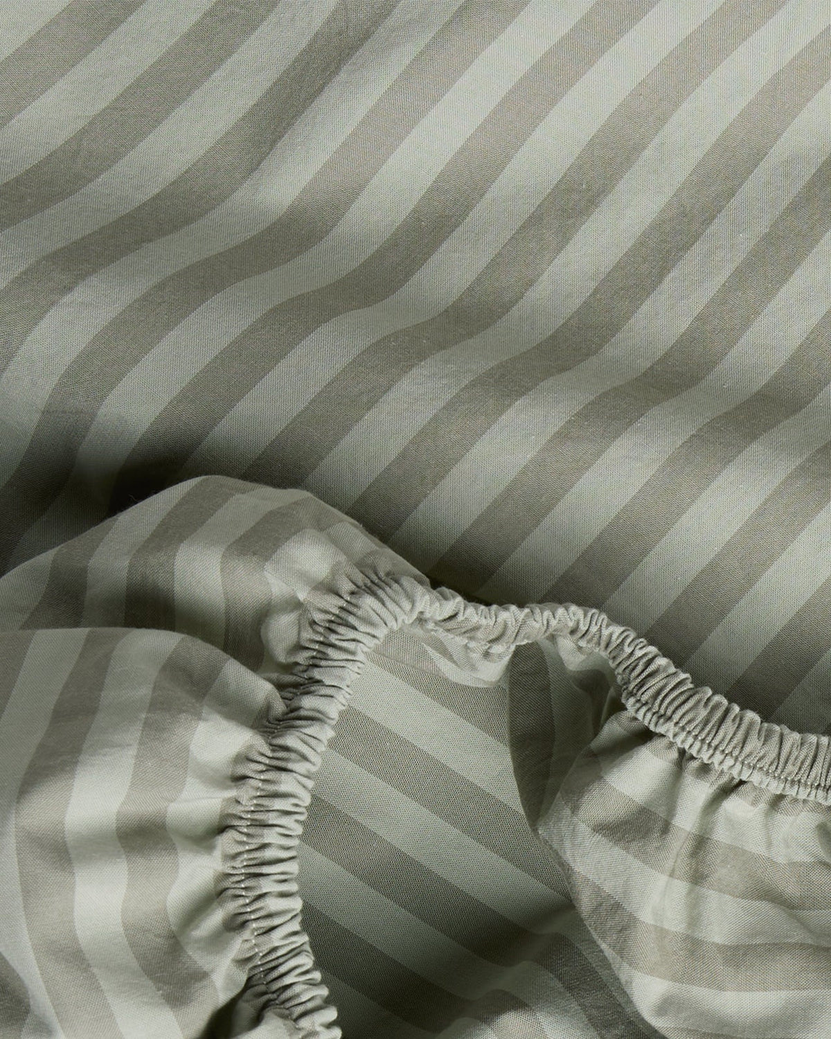 Percale Fitted Sheet (Moss Stripe) - Image 3