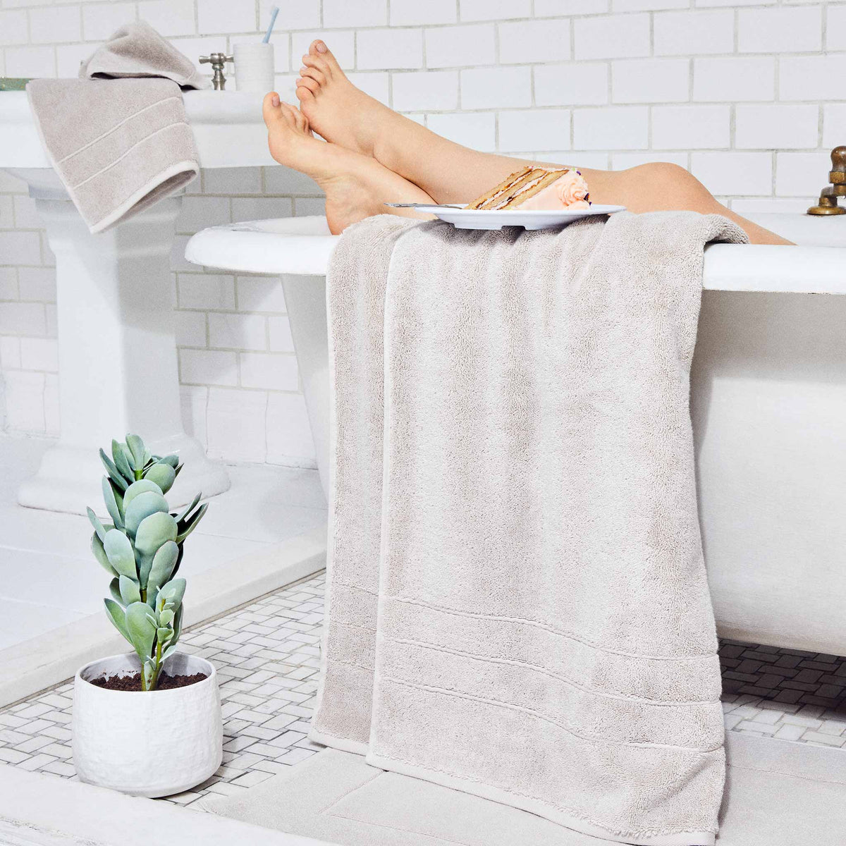 Rewards Super-Plush Hand Towels Set of 2 - Image 10