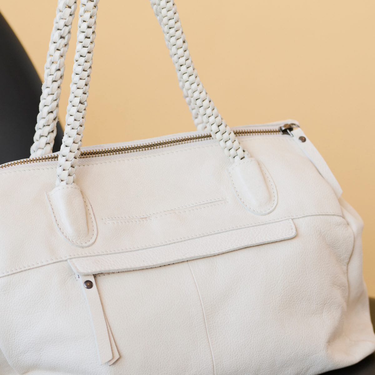 Roam Leather Shoulderbag - Image 8