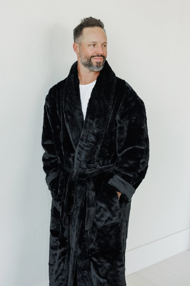 Black Robe - Image 2